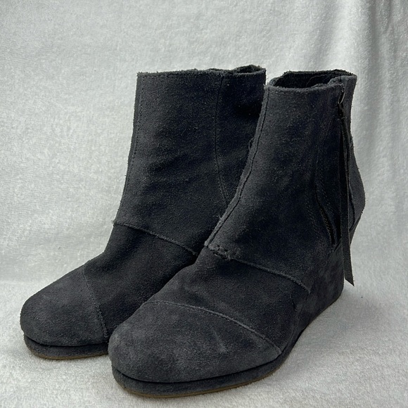 TOMS, gray suede wedges - Picture 1 of 10